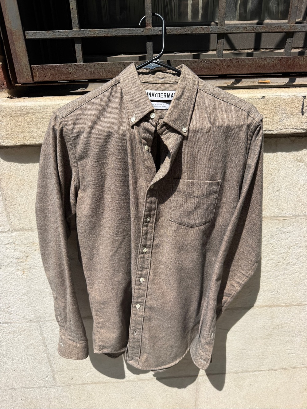 Schnayderman’s Button Down